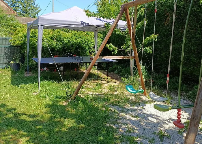 Gite Des Cedres Ferienwohnung A Ameugny Taize Cluny
