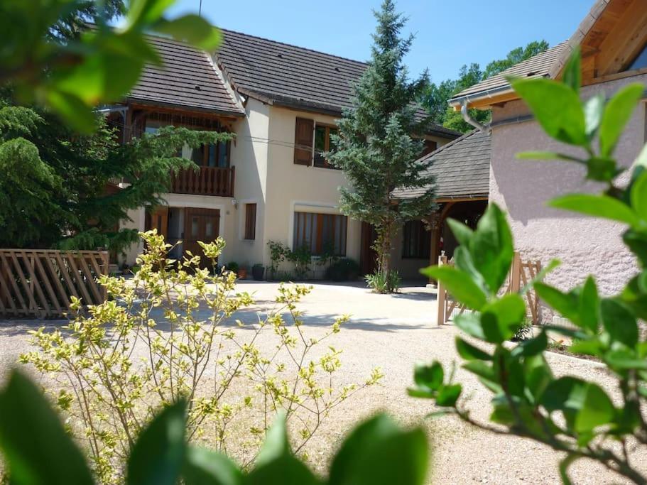 Des Cedres A Taize Cluny Holiday home *